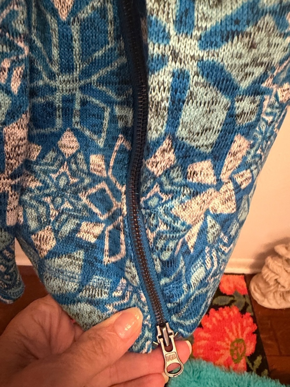 ❄️❄️❄️BOGOHO❄️❄️❄️Talbots Blue Snowflake Pattern Pullover Hoodie-Large - Picture 6 of 12